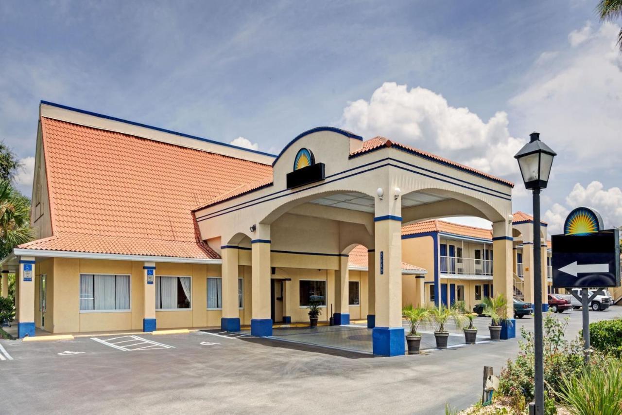 Zen Living Suites Extended Stay - Jacksonville - University Blvd Eksteriør billede